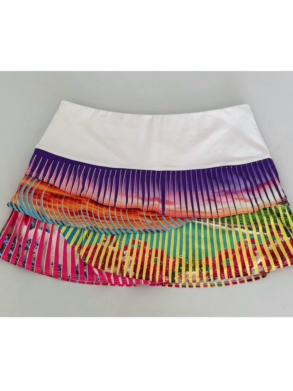 Lucky In Love Rainbow Multicolor Graphic Ruffle Skort Skirt Bottoms Size S 🤍🩷✨